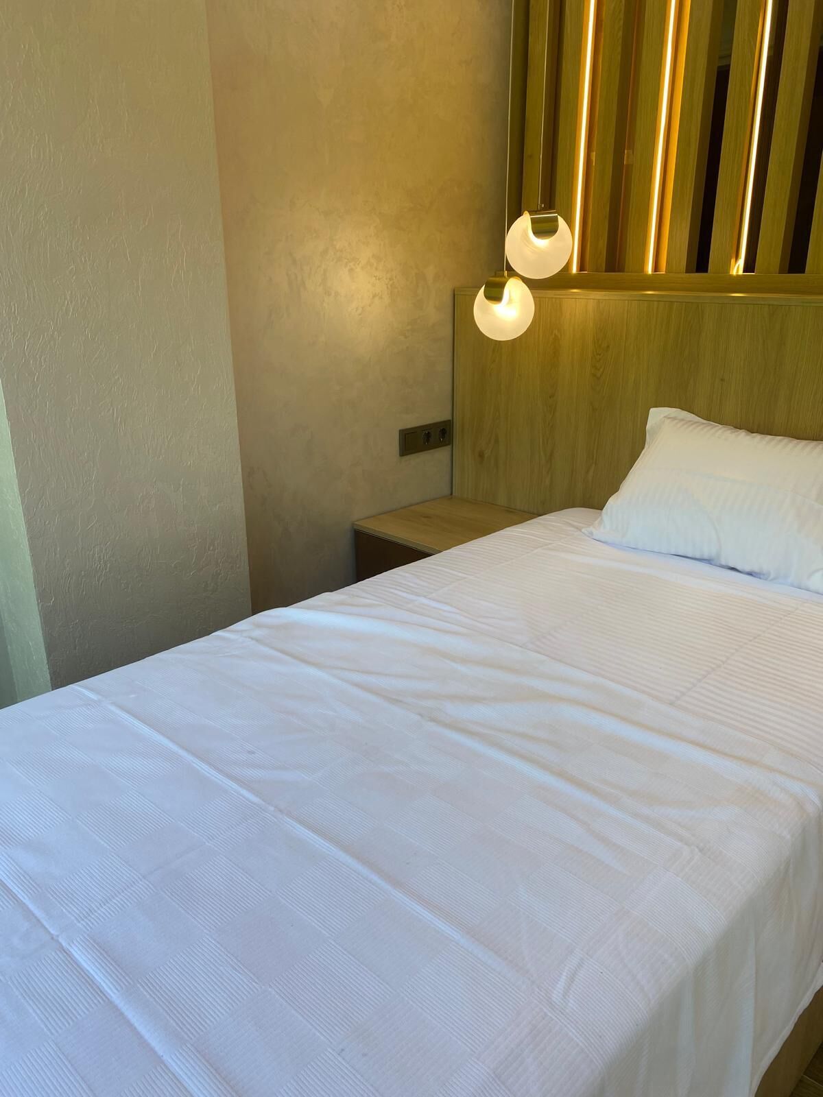In-room safe, desk, laptop workspace, soundproofing
