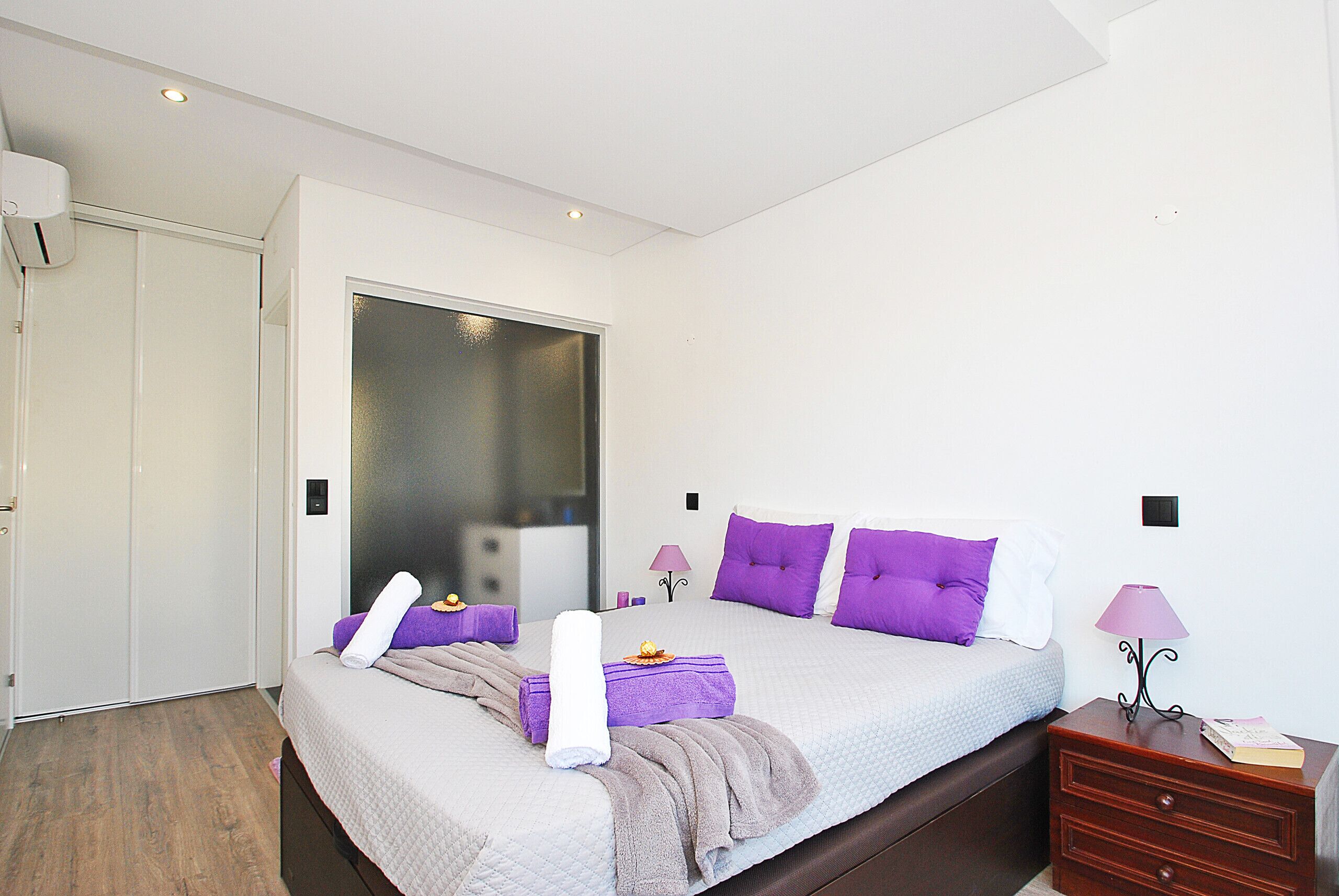 3 bedrooms, iron/ironing board, WiFi (free), bed sheets