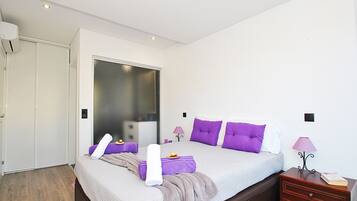 3 bedrooms, iron/ironing board, WiFi (free), bed sheets