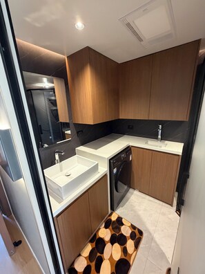 Bathroom - Stylish Stay in the Kingdom of Tonga (Nuku'alofa)