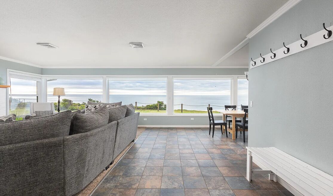 Smart TV, chimenea y tenis de mesa 