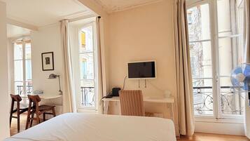 1 bedroom, iron/ironing board, WiFi (free), bed sheets