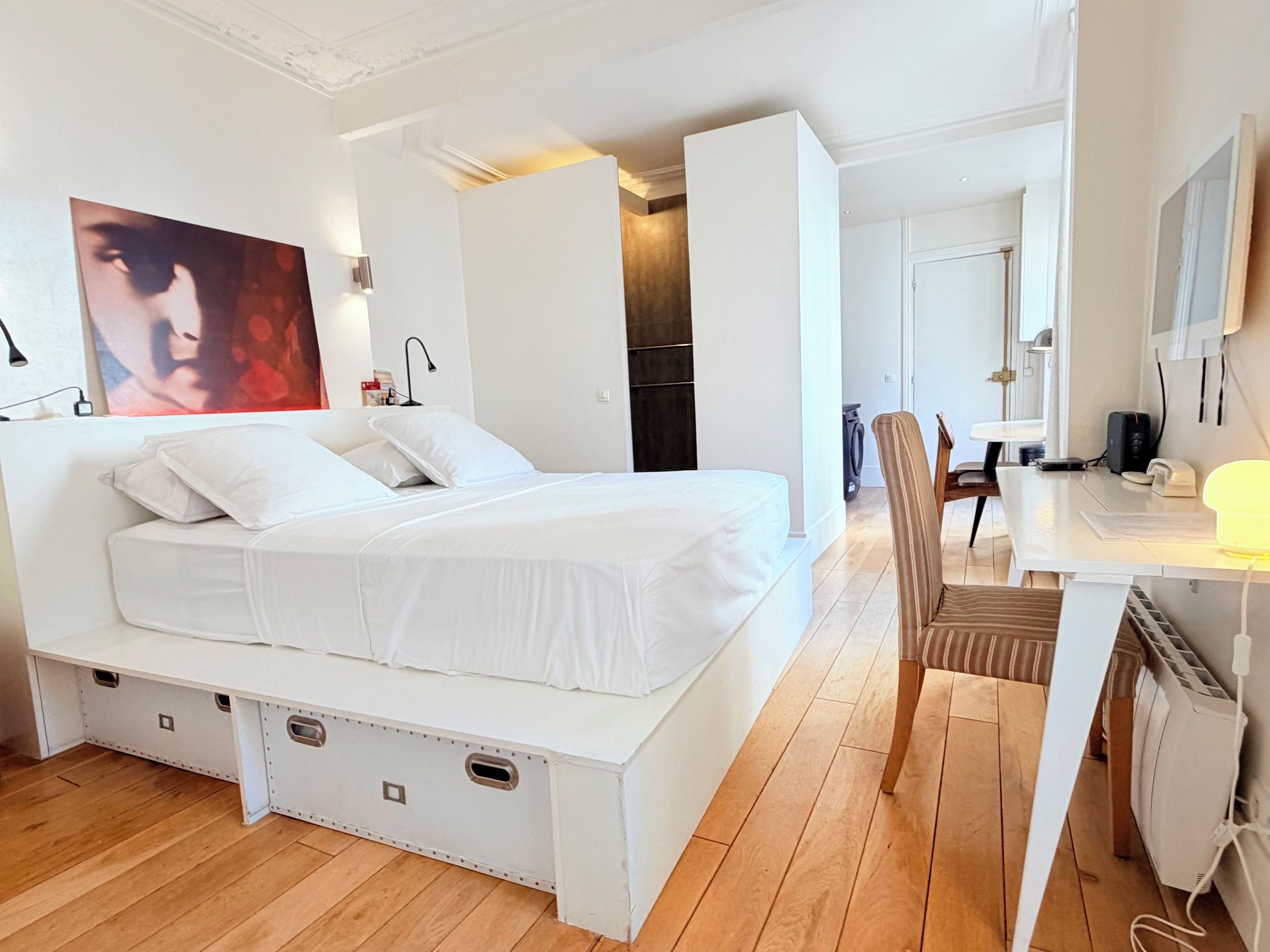 1 bedroom, iron/ironing board, WiFi (free), bed sheets