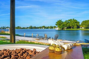 Lake view - Paradise Sunset Waterfront Home (Miami)