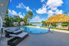 Pool - Paradise Sunset Waterfront Home (Miami)