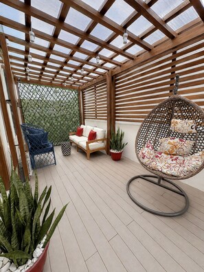 Terrace/patio - Spacious Luxury 5-Bedroom Villa in Osapa Lekki With Free Parking (Lekki)