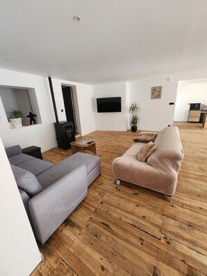 Living area - Spacious apartment for 11 guests, with unlimited gym access (Licques)