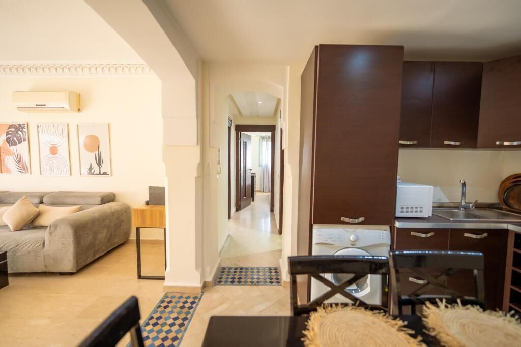 Apartamento, balcón, vistas a la ciudad | Interior