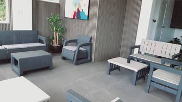 Apartment, 2 Bedrooms, Accessible, Smoking | Property grounds