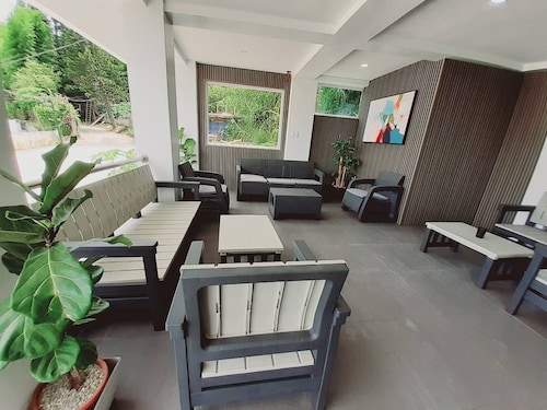 Avana Hills Tagaytay Manor - Amsterdam