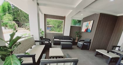 Avana Hills Tagaytay Manor - Amsterdam