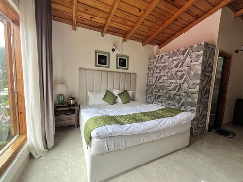 The Summer House Bhowali Nainital - Pure-Veg 3BHK Cottage With Hill View.