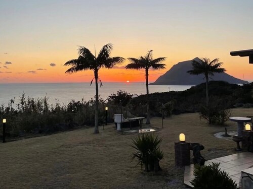 Enjoy a Stunning Sunset from the Observation Deck | A Luxurious Villa for Exclusive Use Where You Can Also Enjoy a BBQ