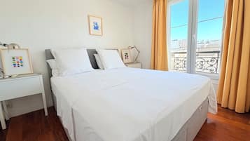 Iron/ironing board, WiFi, bed sheets