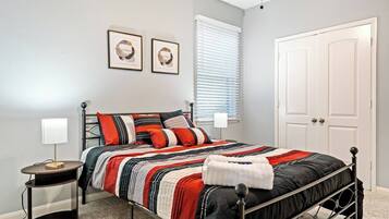 Tabla de planchar con plancha, wifi gratis, ropa de cama