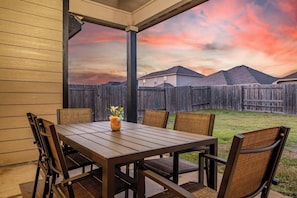 Outdoor dining - Work Crew Retreat| 1-Story, Office, Foosball, Yard (Crowley)