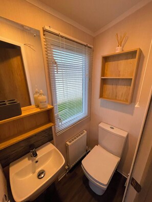 Bathroom - Millfield Holiday Park - The Provence K14 - Coastal Caravan Breaks (Ingoldmells)