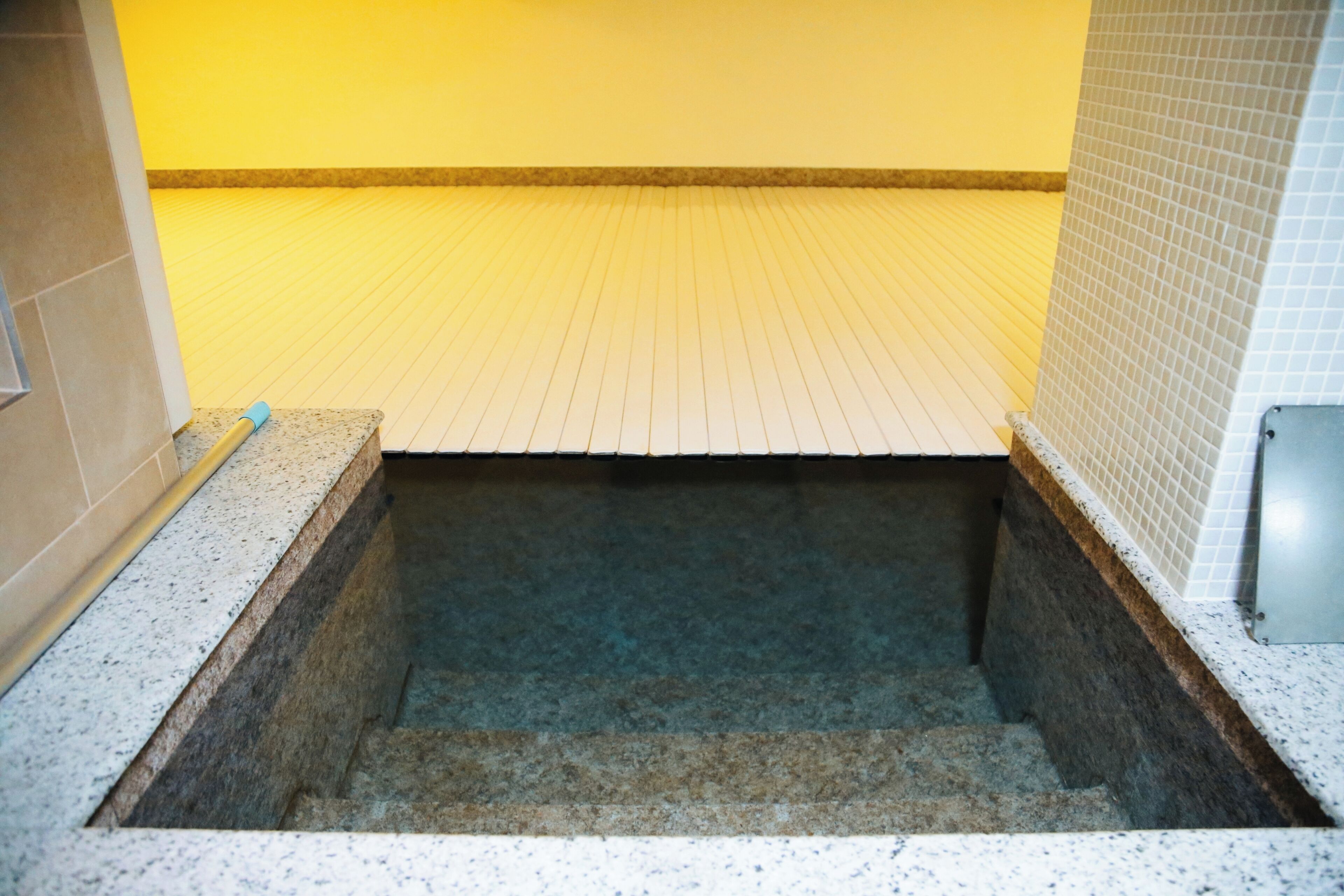 Sauna, hot tub, steam room, hot springs/mineral springs