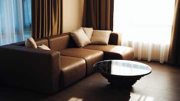 Deluxe Apartment, Mountain View | Living area