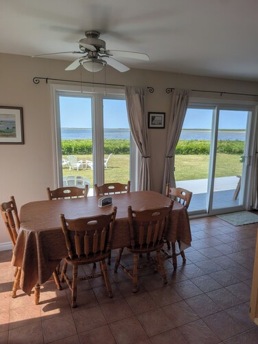 Waterfront 4 bed home with private beach and access to the PEI National Park