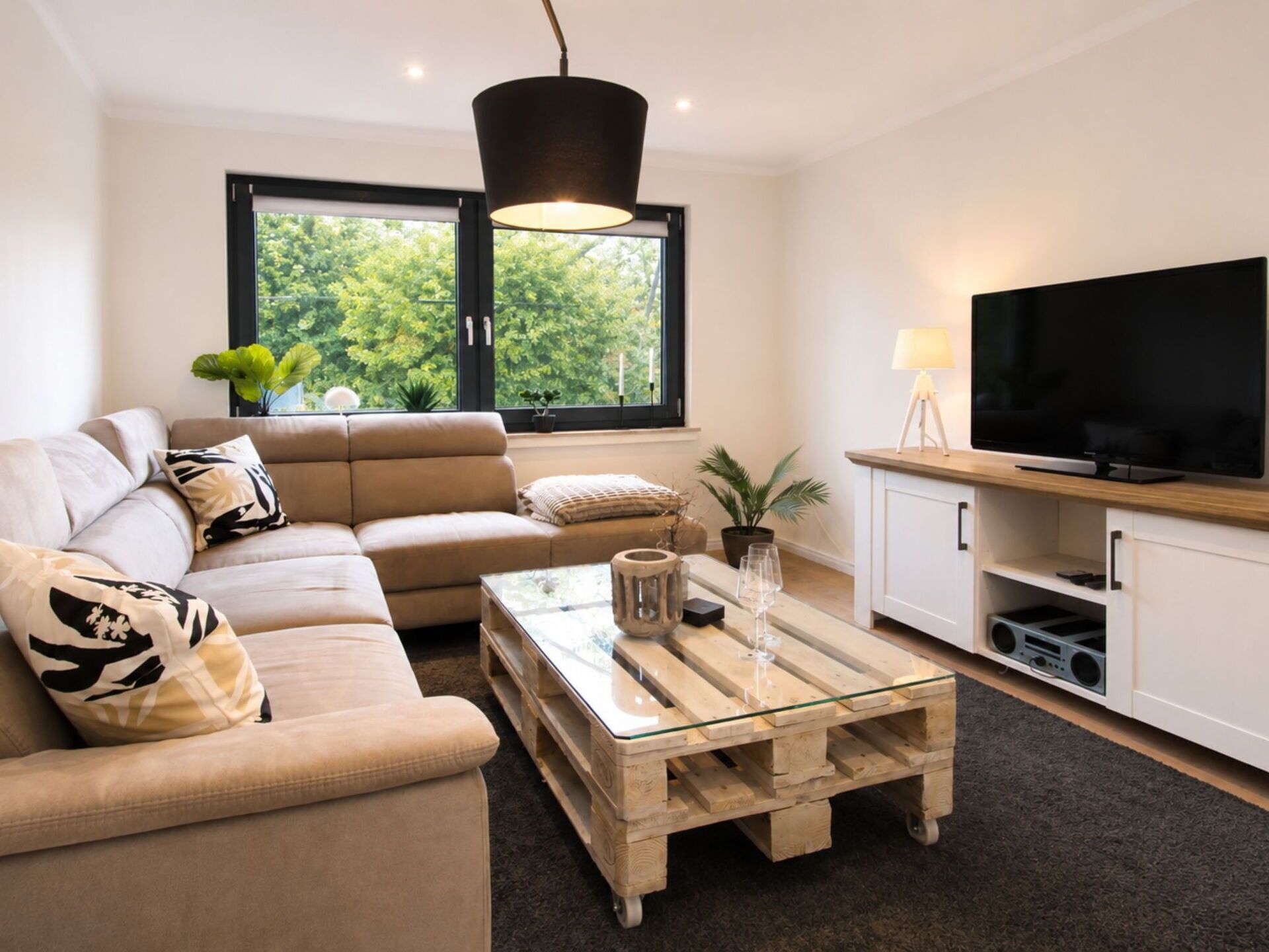 Meubles, Design Intérieur, Sol, Canapé, Bois, Sol, Salon, Pièce, Domicile, Table