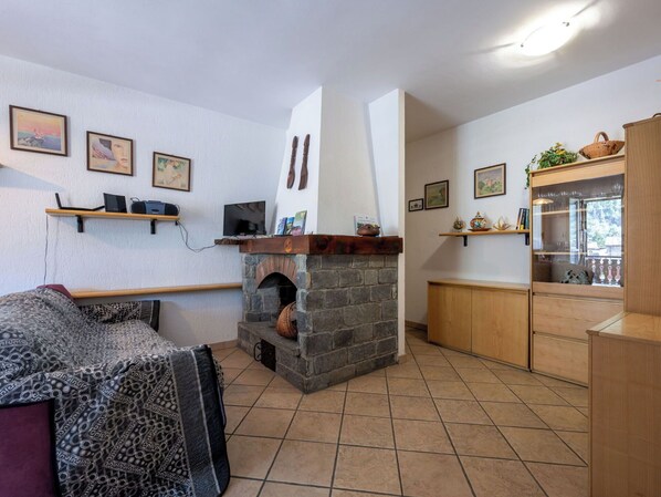 Interior - Beautiful apartment for 4 guests with WIFI, TV and balcony (Morgex)