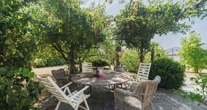 Stunning private villa for 4 people with A/C, WIFI and pets allowed