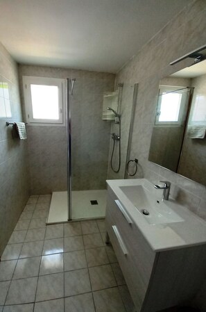 Bathroom - Vrbo Property (Propriano)