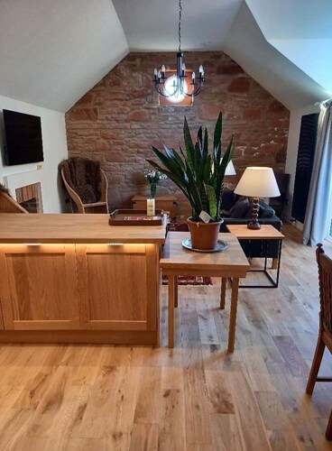 Holiday Cottage Sleeps 3 With Garden