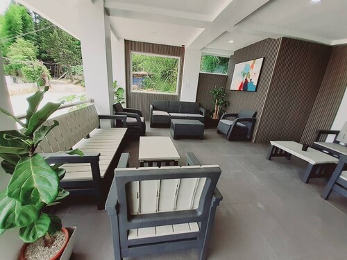 Avana Hills Tagaytay Manor - London