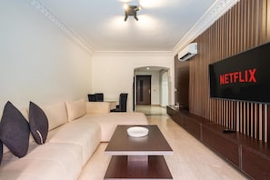 Appartement, balkon, uitzicht op stad | Woonruimte
