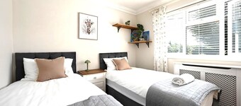 Milcourt -  a managed house that sleeps 8 guests  in 4 bedrooms