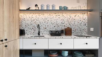 Fridge, oven, dishwasher, highchair