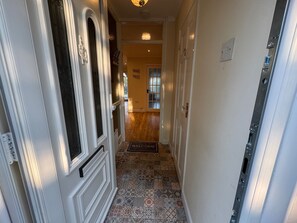 Interior - Ickenham Luxury Stay - 3 Bedrooms House (Uxbridge)