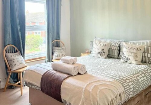 Walton Beach 1-bed Cottage, Sleeps 2 With Parking