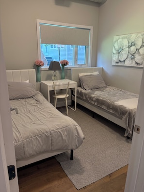 Room - Furnished 2-Bedroom in Wellington Village | 30+ Day Stays** (Ottawa)