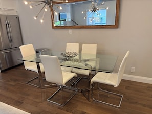 Dining - Furnished 2-Bedroom in Wellington Village | 30+ Day Stays** (Ottawa)