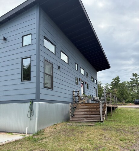 3-bedroom house in downtown Copper Harbor with AC