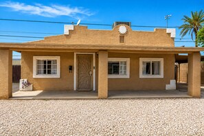 Unclassified image, 5 of 15, button - Near Downtown PHX 2BR Home - Sleeps 8 equipped with a 2 Car Garage (Phoenix)