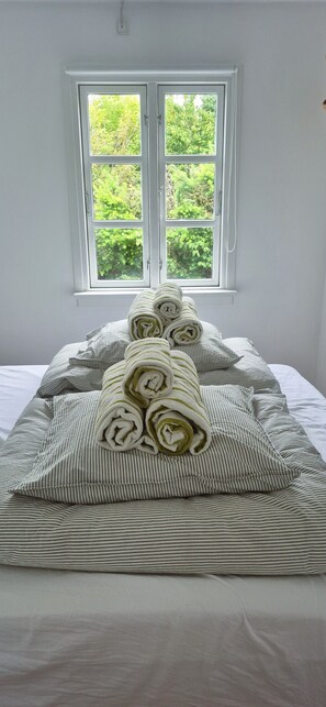 WiFi, bed sheets - A bright vacation home on private property. Located close to nature and the beach. (Kerteminde)