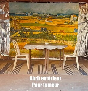 Dining - Studio Loft Calme 37m2 TV 75" ground floor, parking (VINDRY-SUR-TURDINE)