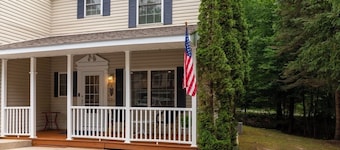 Charming Petoskey condo for premier beach, golf and ski retreat