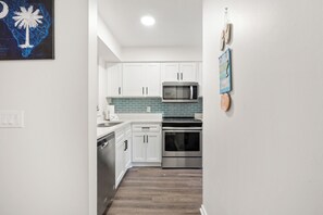 Private kitchen - Remodel Condo overlooks Pool walk to Celebration Park Beach & Coligny! (Hilton Head Island)
