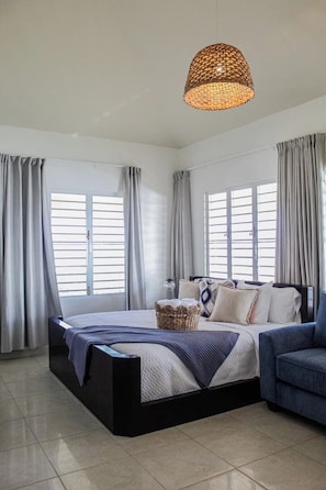 Room - Entire beachfront villa in Salinas, Puerto Rico (Salinas)