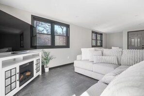 Smart TV - Entire home in Sterling, Massachusetts, United States (Sterling)