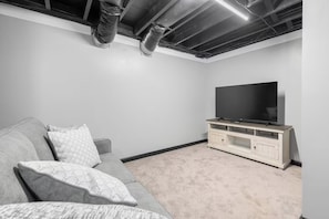 Smart TV - Entire home in Sterling, Massachusetts, United States (Sterling)