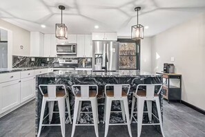 Private kitchen - Entire home in Sterling, Massachusetts, United States (Sterling)