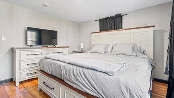 4 bedrooms, WiFi, bed sheets