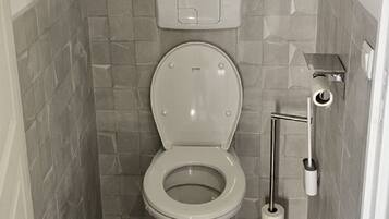 Towels, toilet paper