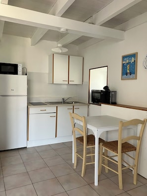 Macchina per tè/caffè, frigorifero, microonde, forno